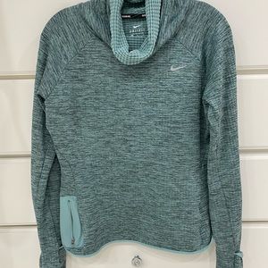 Nike top